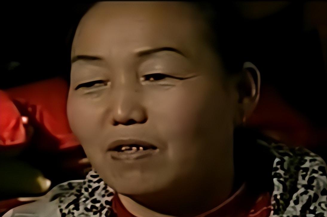 令人惊讶的是,胖丫两岁的时候,体重就已经达到了92斤,堪比一个比较