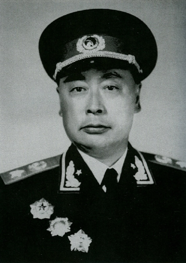 他与200多位将帅交火还不落下风后被王近山俘虏惊动二野三首长