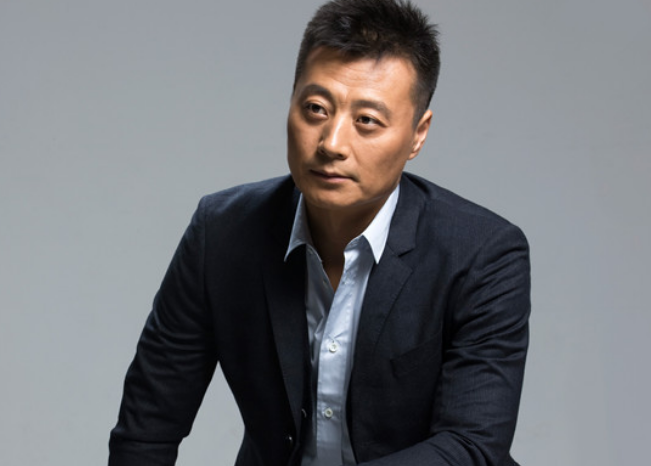 回顾任程伟娶黄蕾在9平米地下室生活成名后只换房不换糟糠妻