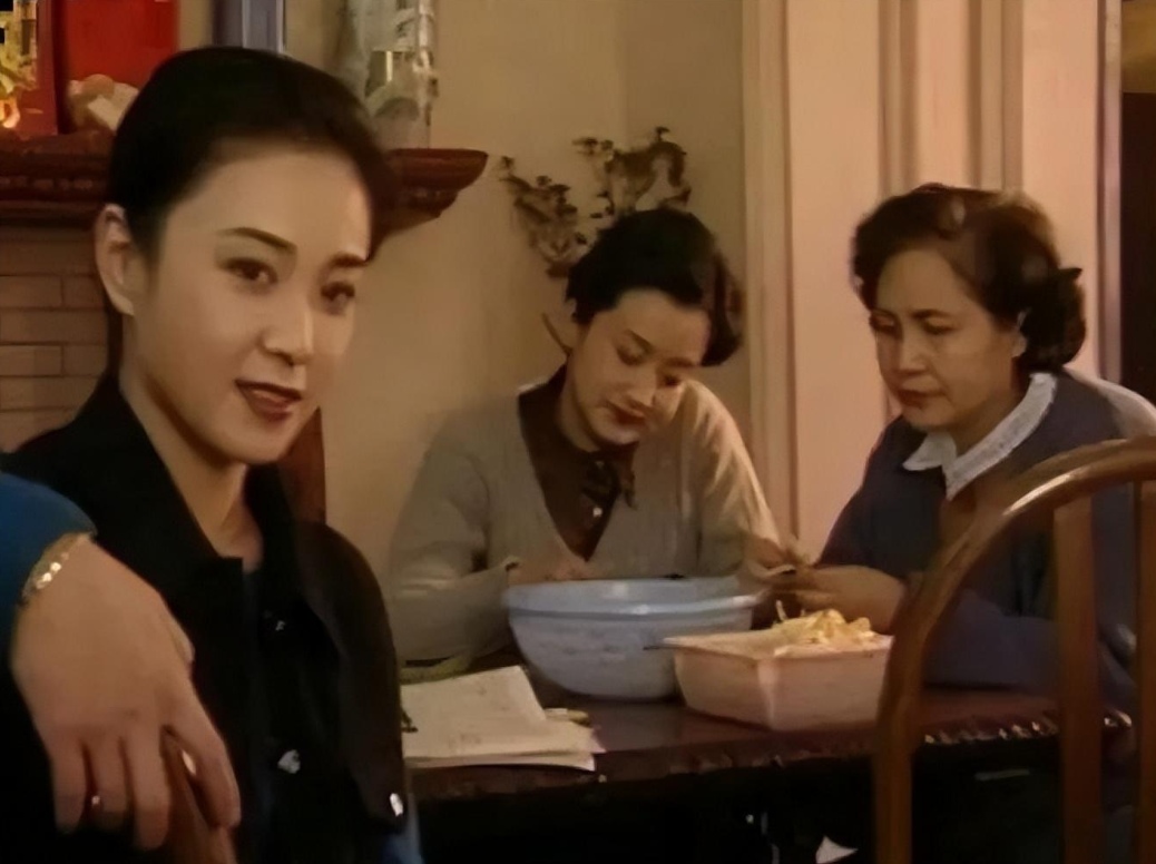 还从此顶上了"都市百姓演绎者"的头衔.