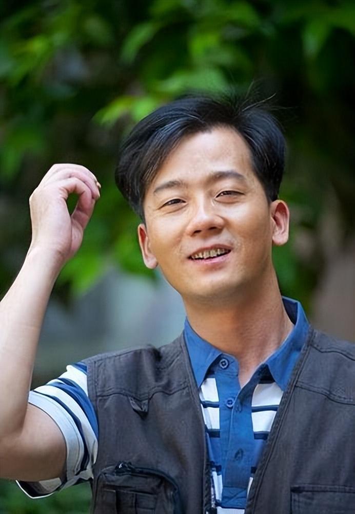 回顾演员陈创演狗出圈手握3个影帝却不温不火49岁一人生活