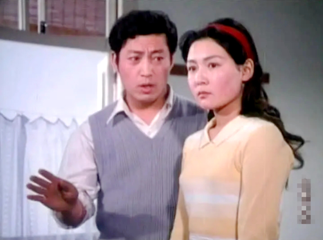 回顾郭靖当红时息影嫁人和丈夫四次离复婚62岁的她现状怎样