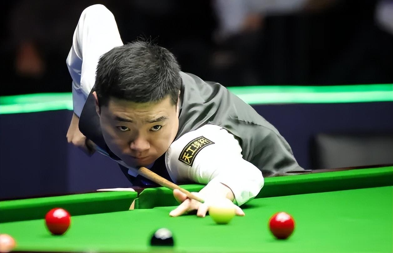 回顾台球天才丁俊晖母亲55岁因癌离世他娶大6岁女记者为妻