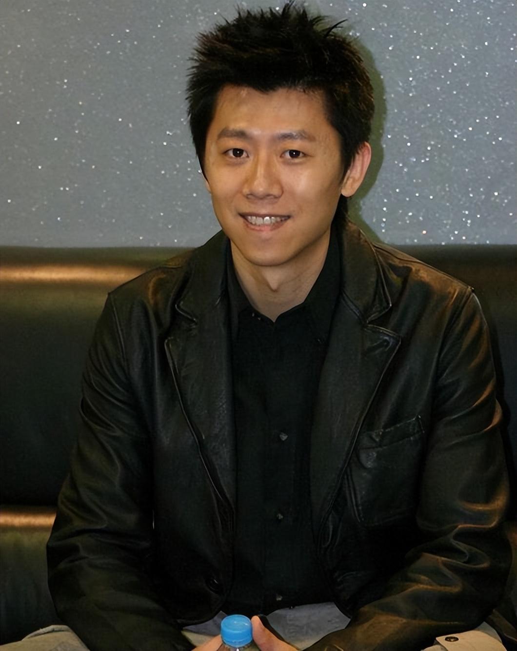 回顾夏雨结婚不邀请父亲婚后与母亲明算账妻子袁泉感到心疼