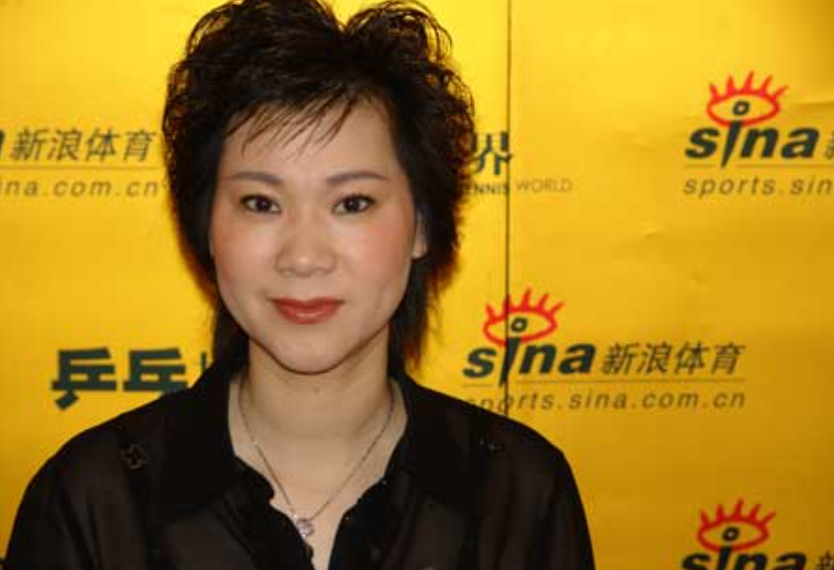 回顾曹燕华乒坛大魔王冠军拿到手软一婚同行二婚被宠成宝