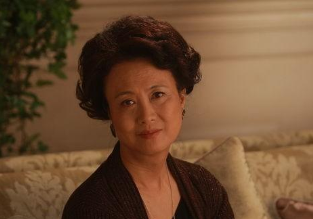 回顾"恶婆婆"柏寒:57岁患癌离世,临终为何将31岁儿子托付给海清