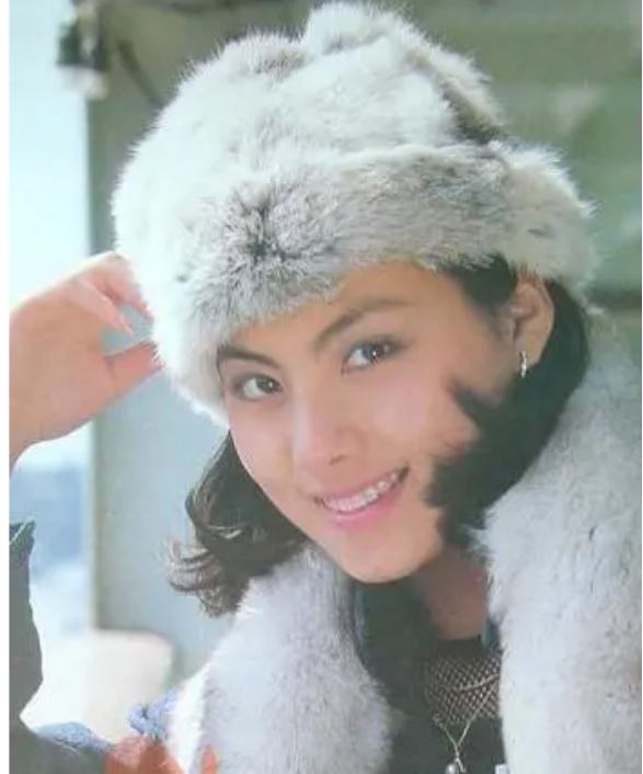 1995年女明星乐韵跳下13楼母亲不闻不问拒绝参加葬礼