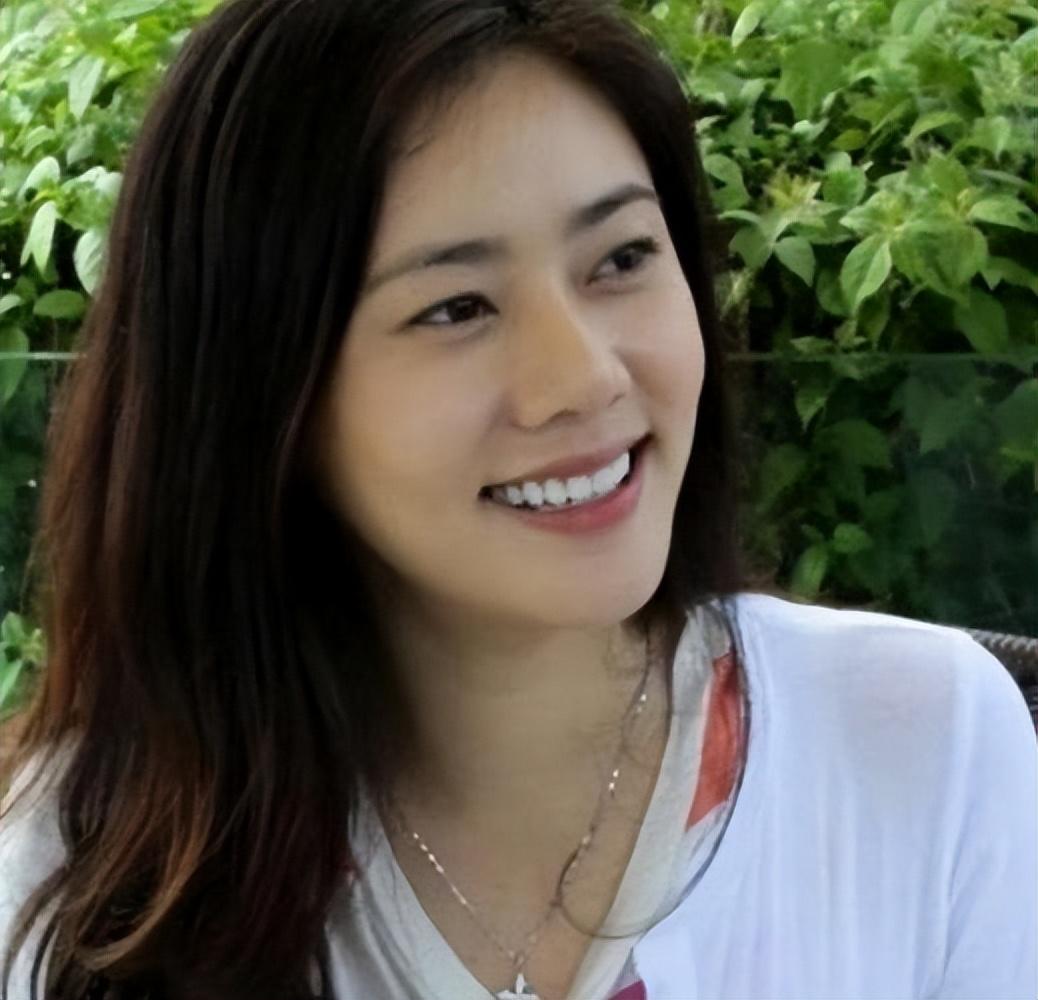 回顾秋瓷炫我这辈子正确的决定就是39岁高龄为中国籍小丈夫生子