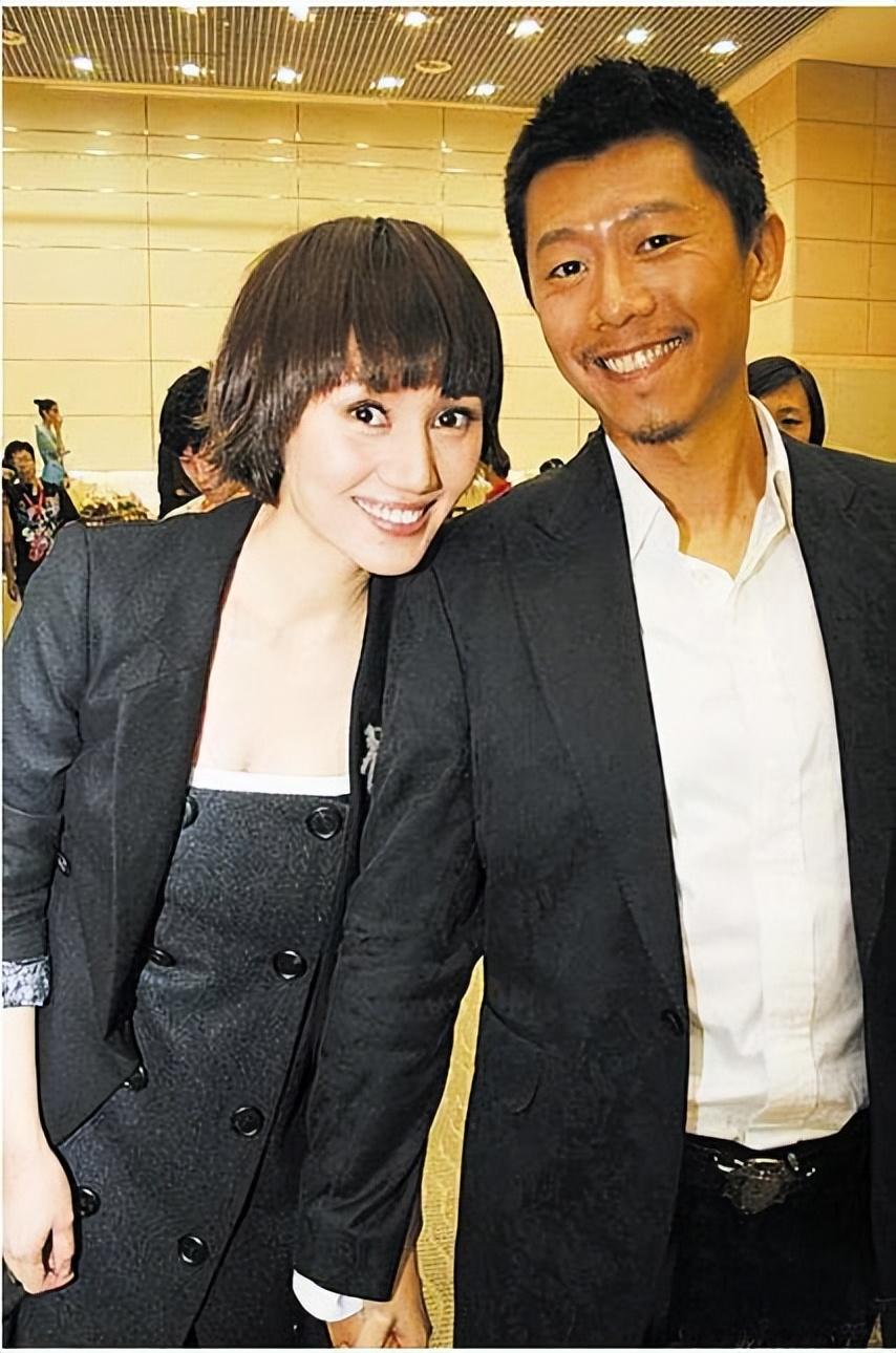 回顾夏雨结婚不邀请父亲婚后与母亲明算账妻子袁泉感到心疼