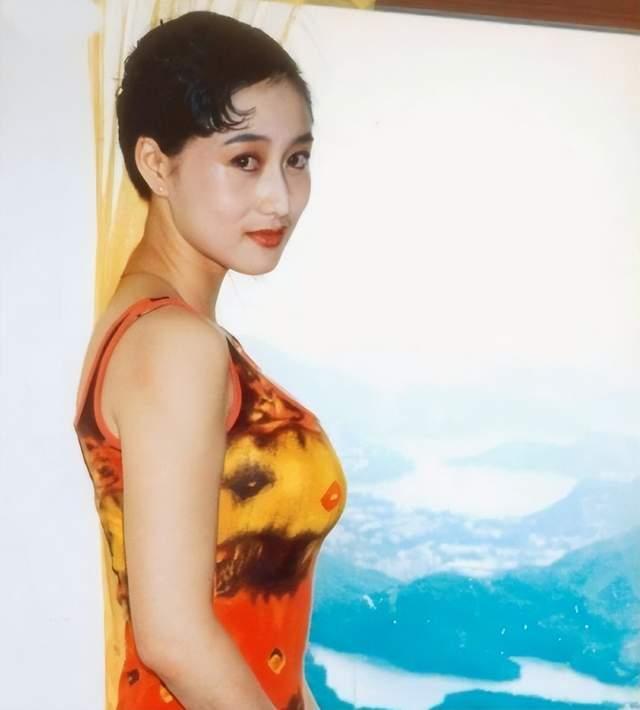 "人间尤物"利智:被李连杰宠爱至今,在风光的背后都是泪水