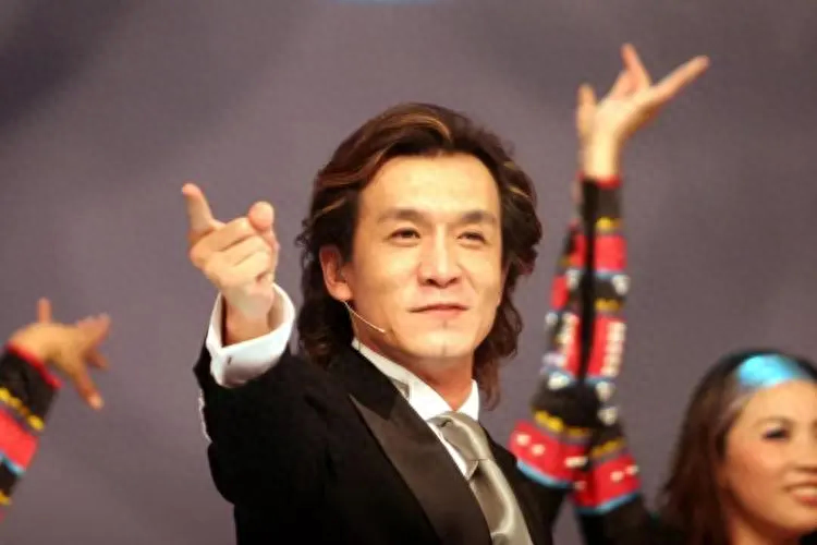 回顾李咏时隔5年死因被揭开不是去美国享福怕年迈父母担心