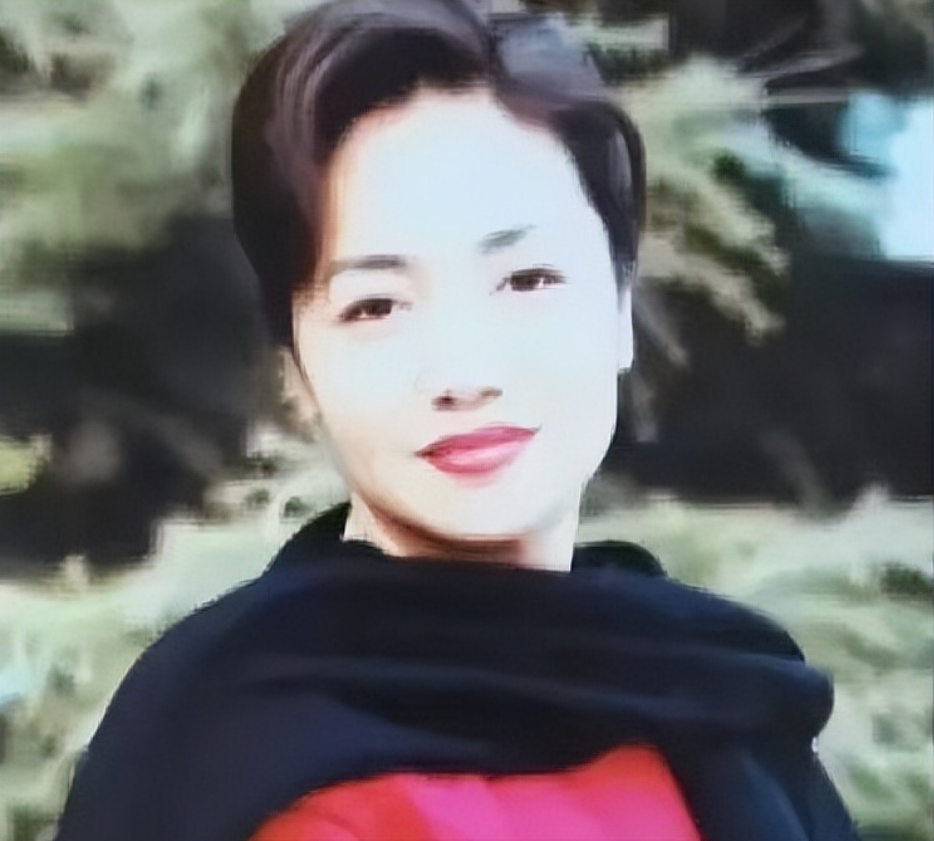 回顾演员李野萍:与圈外丈夫恩爱几十年生一女,成名后给父亲找老伴