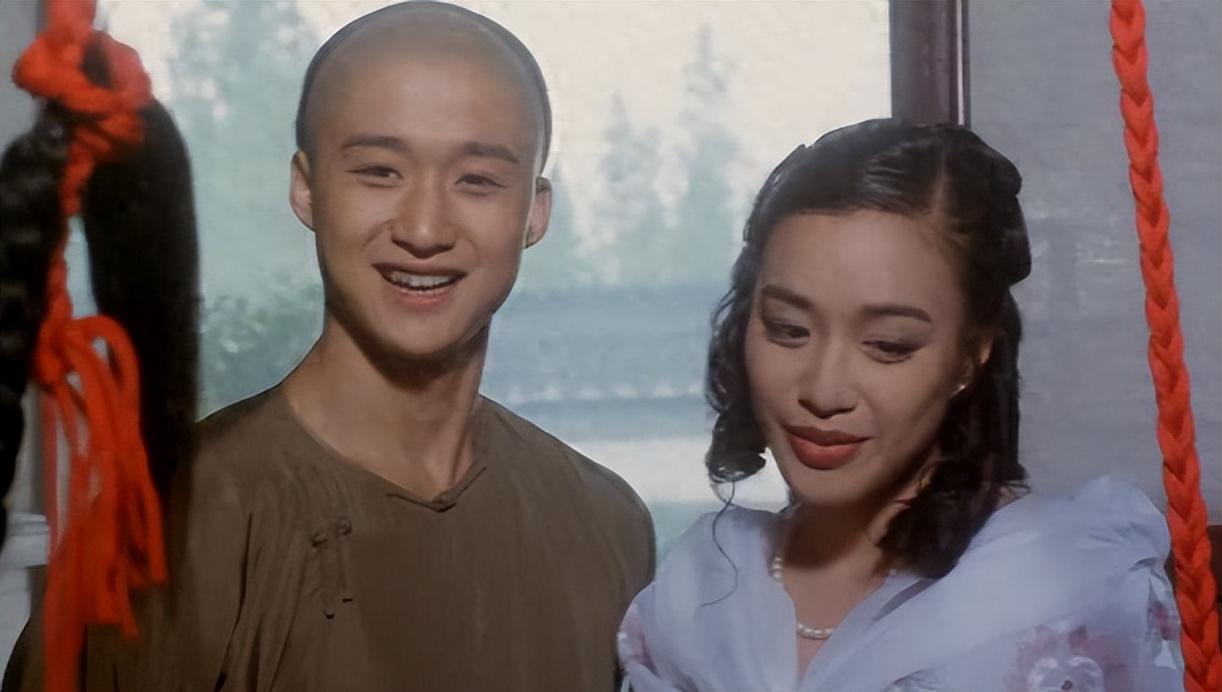 回顾吴京22岁到49岁从小鲜肉到百亿影帝铁血硬汉的艰辛之路