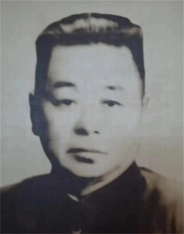 他是抗日英雄一生娶了40多个老婆83岁去世为何44年后才下葬