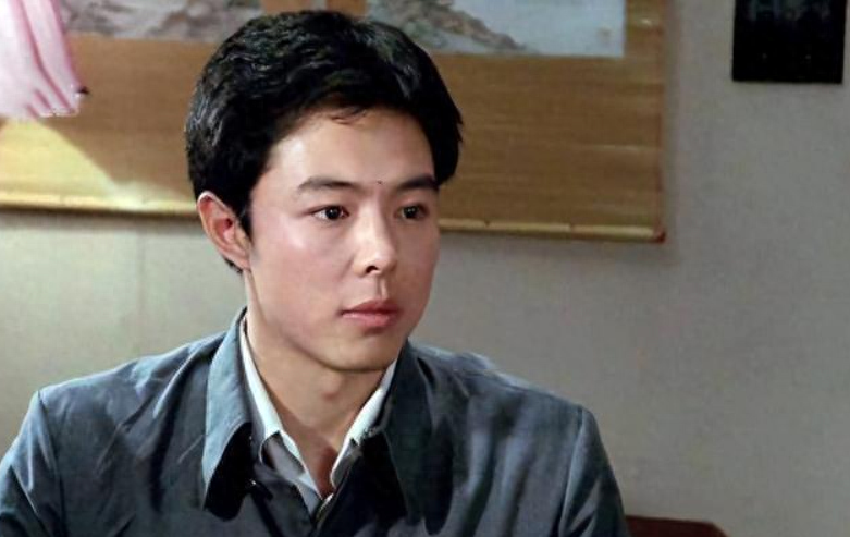 回顾张铁林三个孩子三个妈加入英国国籍66岁脚里安6个钢钉