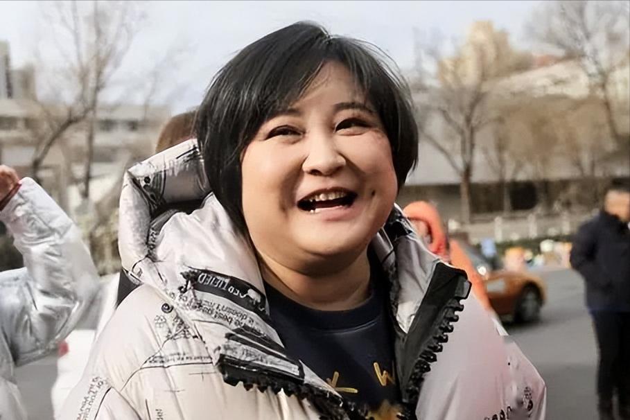 贾玲震撼归来身轻百斤惊艳重焕