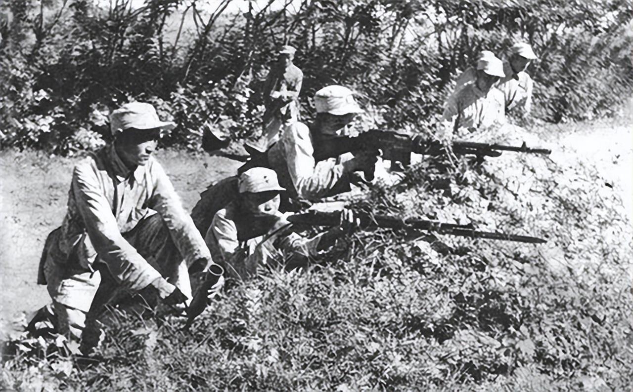 孟良崮战役鲜为人知的细节我军300余俘虏集体卧底帮大忙