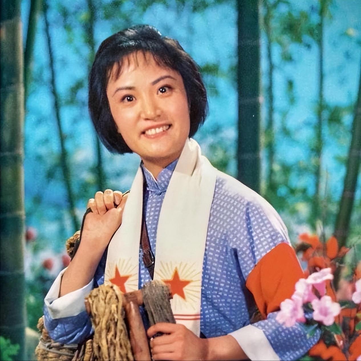 03《杜鹃山》柯湘扮演者杨春霞