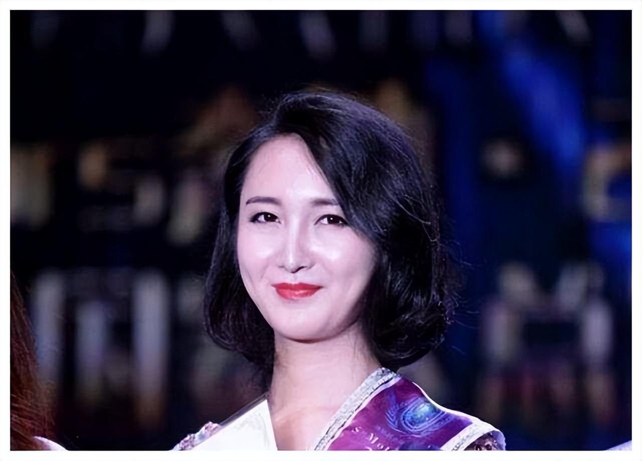 2007年浙江小伙背母亲上学成模范却因儿时梦彻底改变惨遭白眼