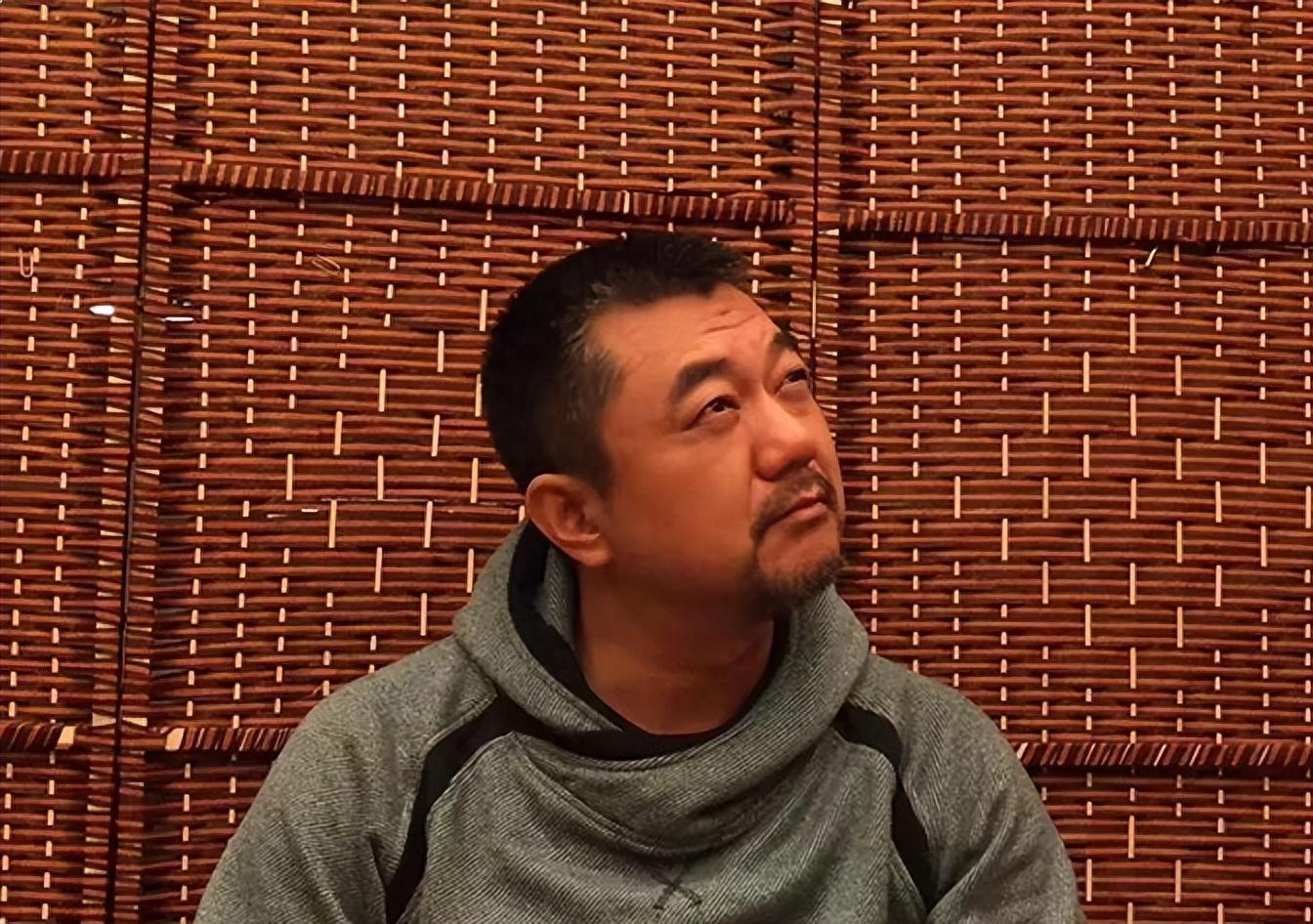 回顾演员董勇:离婚后坚决不再婚,却在45岁相亲娶小娇妻