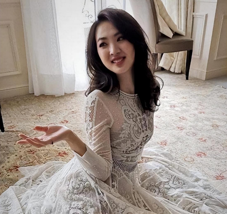 回顾华为千金姚安娜住着5亿豪宅管家年薪40万却非要当明星