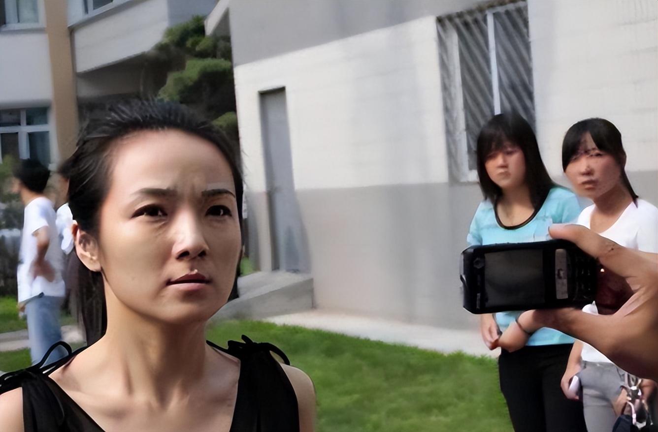 "央视著名主持人管彤与著名歌手韩红在美国注册结婚!