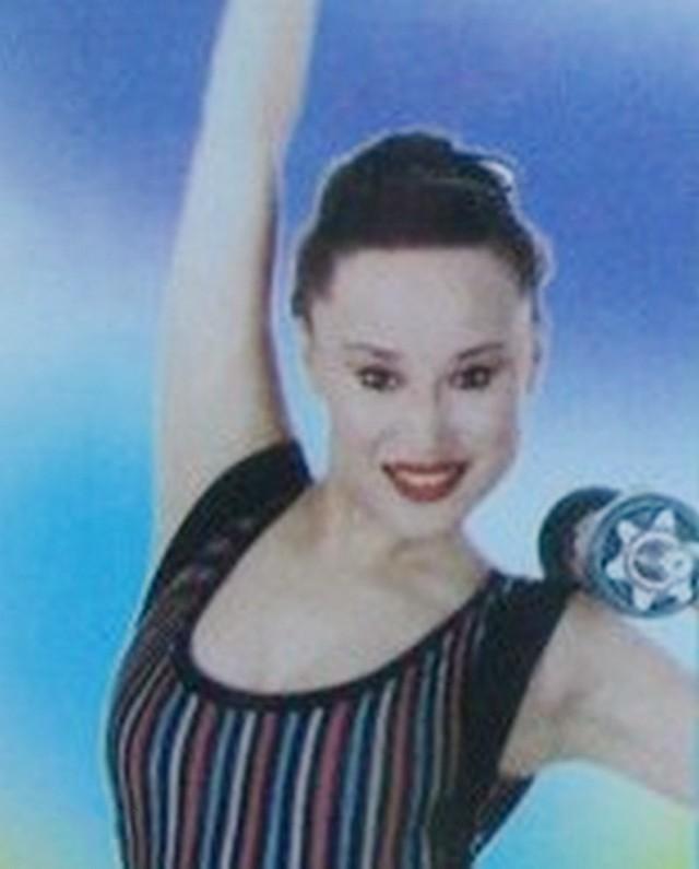 2001年41岁的健美女皇马华突然离世死前身上出现大片红紫斑痕