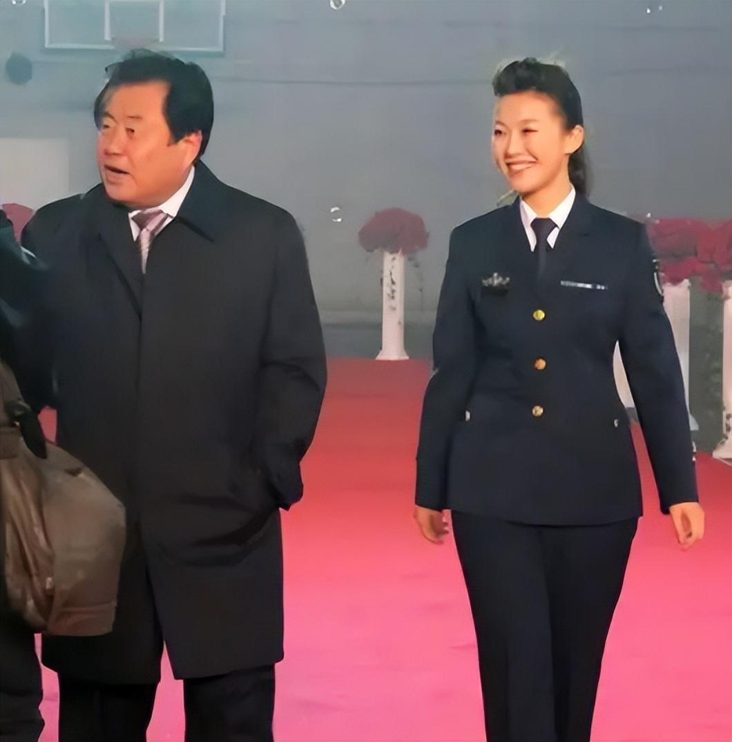 2,相濡以沫42年,独女徐唱4岁出道