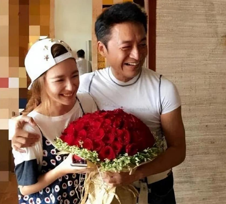 回顾演员吴佳尼当初不顾父母反对嫁大21岁马景涛今她还好吗