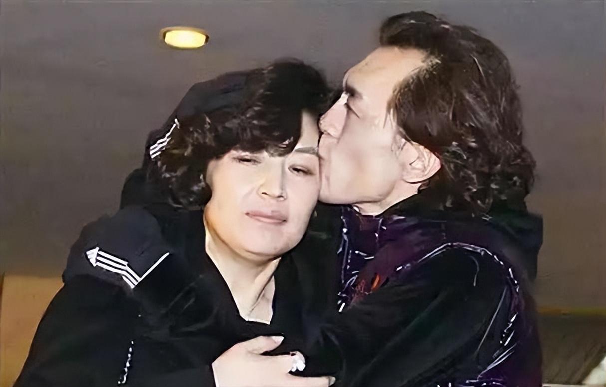 回顾李咏时隔5年死因被揭开不是去美国享福怕年迈父母担心