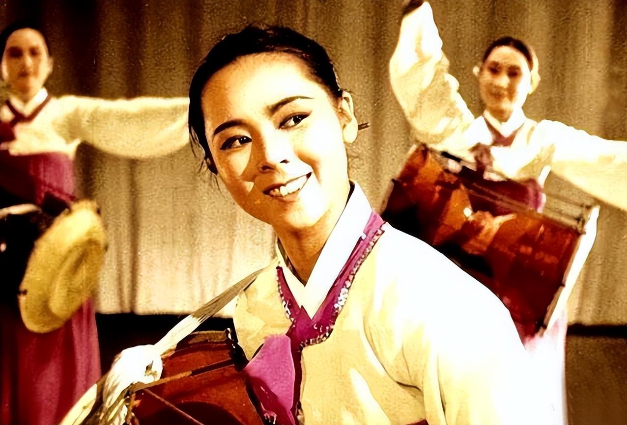 回顾刘尚娴因饰演英雄儿女中的王芳走红患难婚姻格外美丽