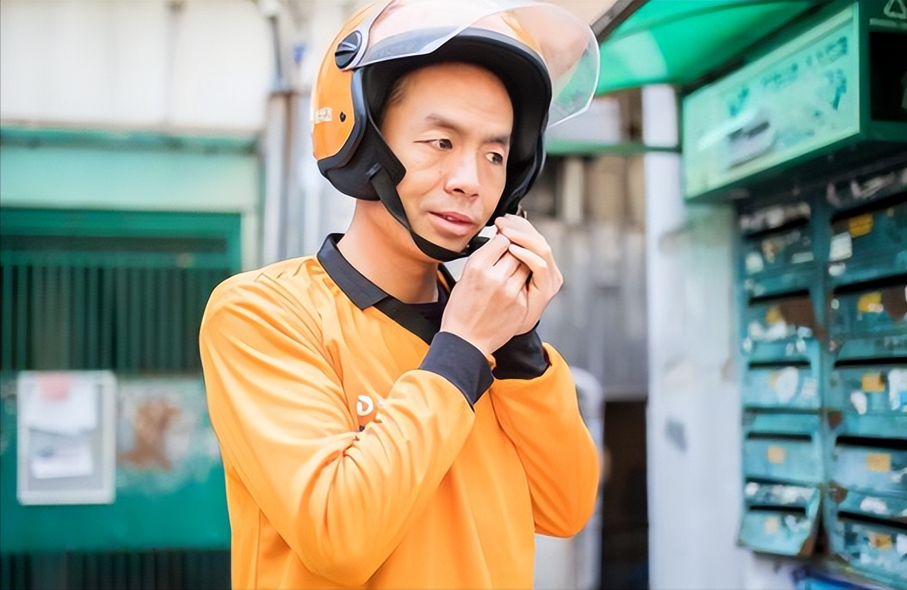 回顾外卖小哥击败北大硕士夺得诗词大会冠军他现状如何