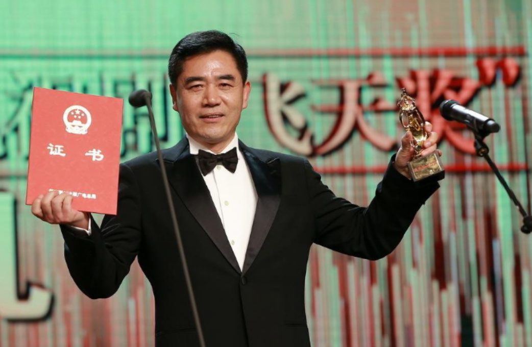 回顾演员赵奎娥嫁初恋陈宝国宠爱40年生一子风光背后有心酸