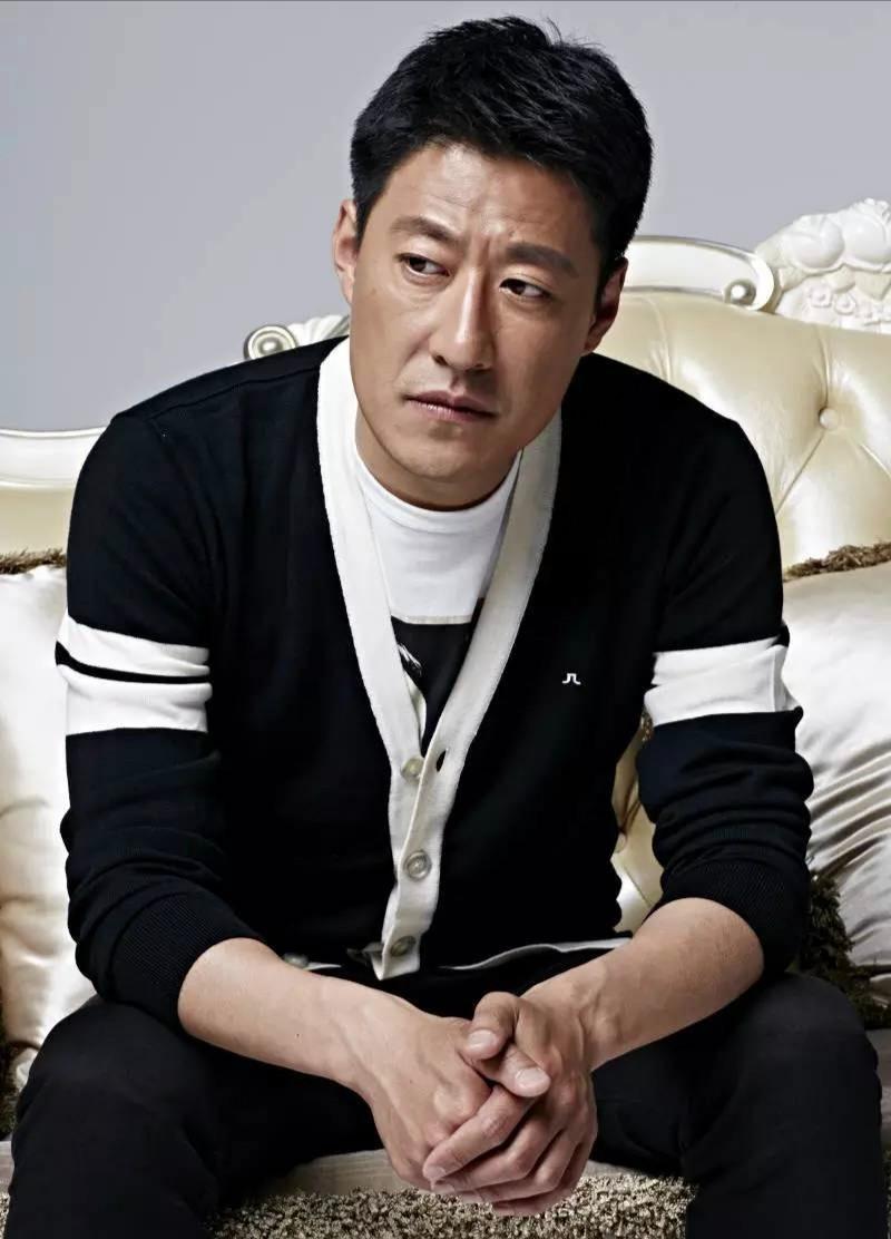 回顾著名演员于震被前妻泼尽脏水为何二婚妻子辛月依然敢嫁