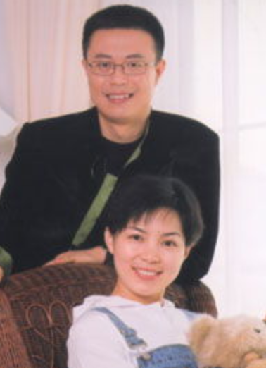 回顾白燕升娶瘫痪的残疾妻子婚后生一儿一女如今幸福美满