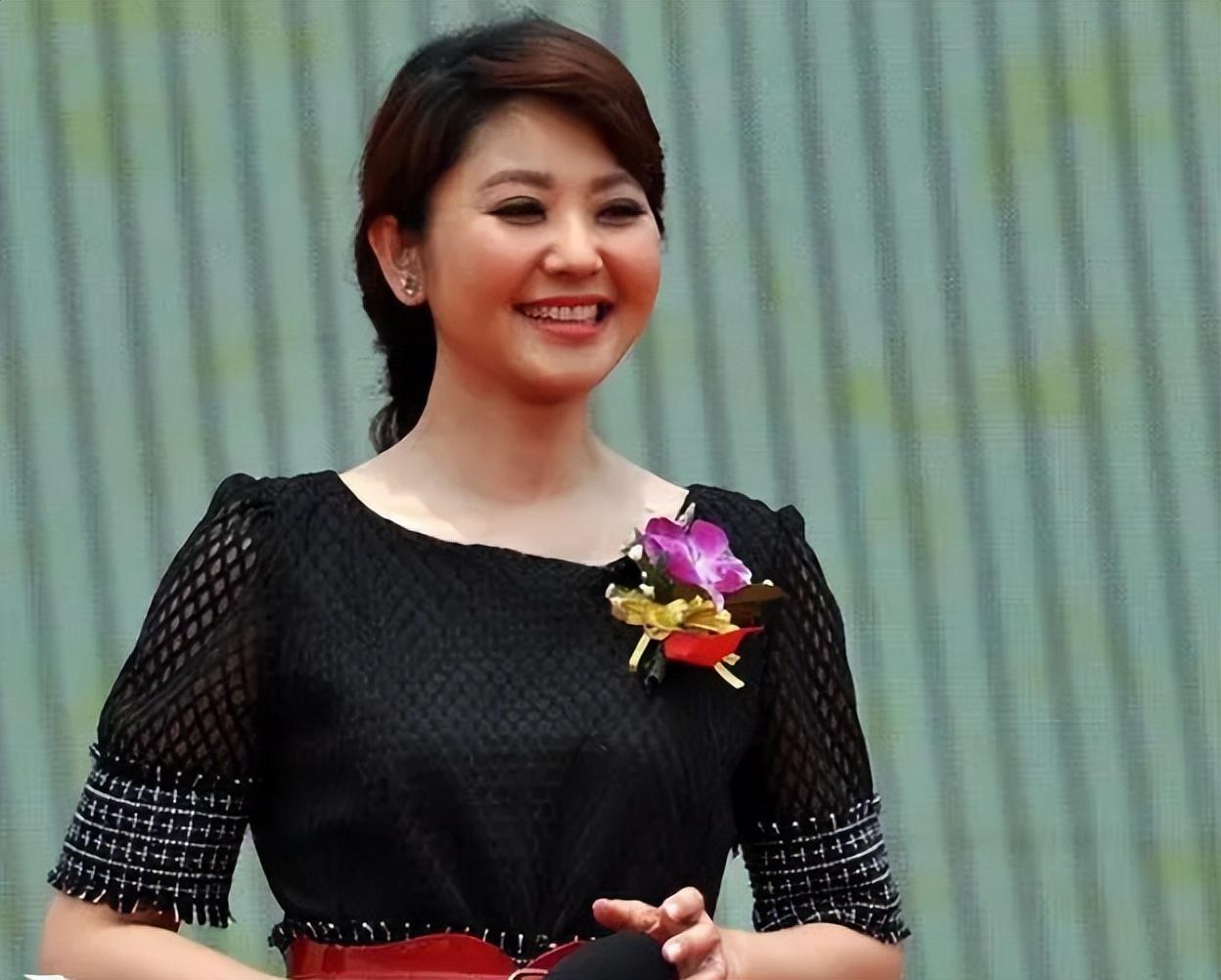 回顾主持人方琼结婚20年只生孩子不做饭副台长丈夫把她宠成宝