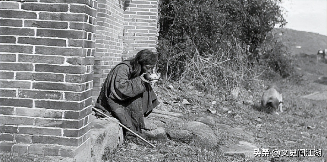 日军紧追不舍司令怀疑有人泄漏消息警卫员一乞丐不吃窝窝头