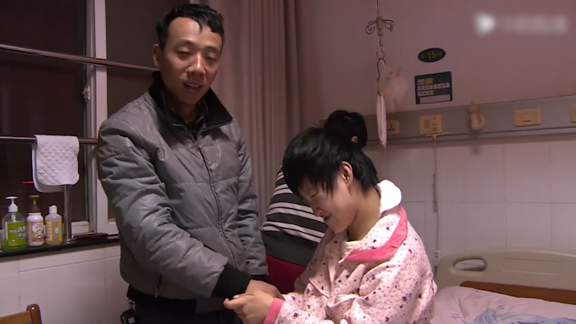 17年武汉27岁脑瘫孕妇冒险生娃3年生俩被帅丈夫宠成公主