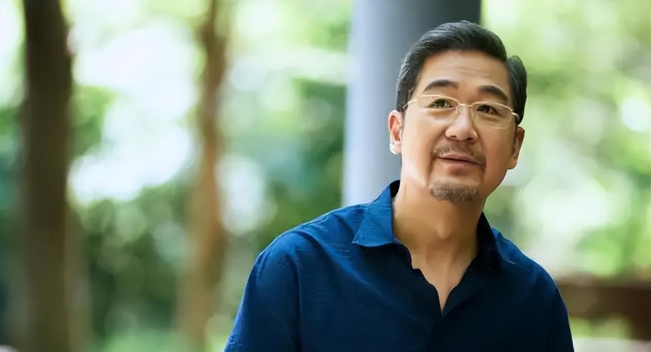 回顾演员陈创演狗出圈手握3个影帝却不温不火49岁一人生活