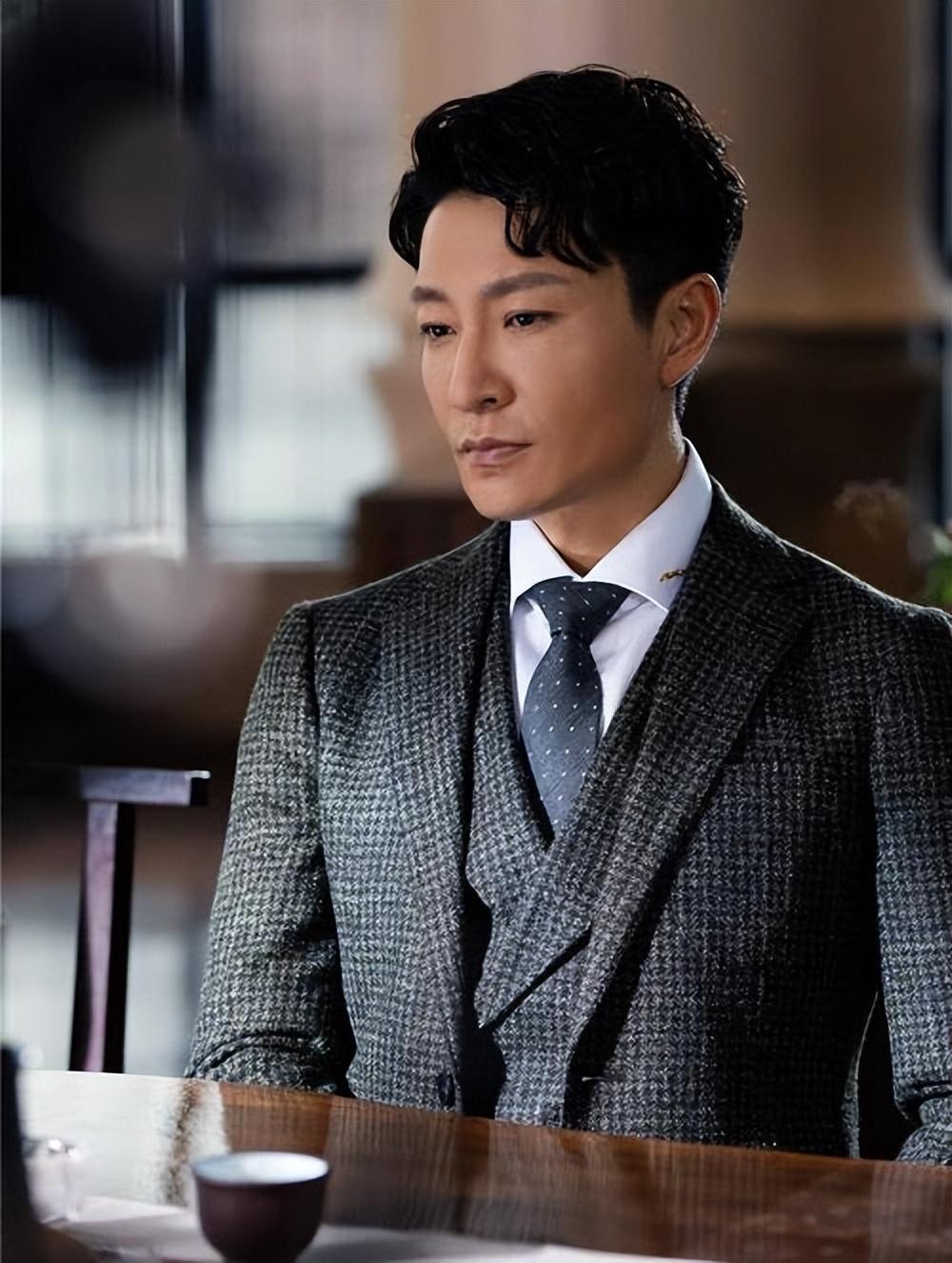 回顾李宗翰:是爱新觉罗后人,因出演"渣男"走红,低调的实力派