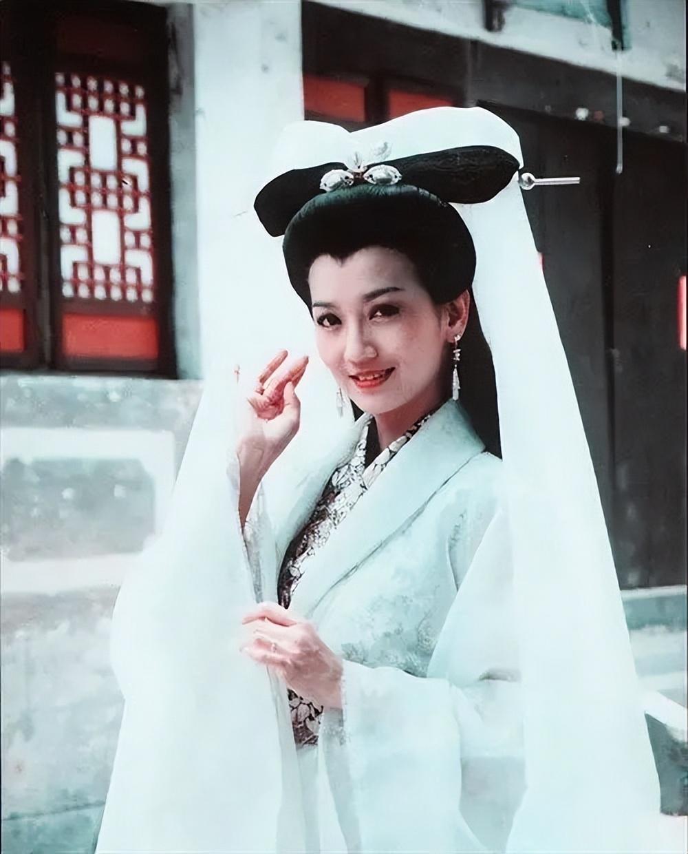 《新白娘子传奇》播出31年,赵雅芝风采不减,许仙状态出人意料