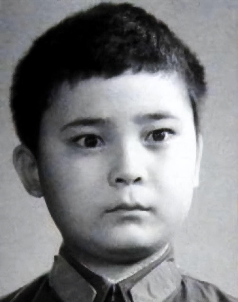 回顾潘冬子祝新运娶普通人张玲亚为妻转型做导演如今60岁了