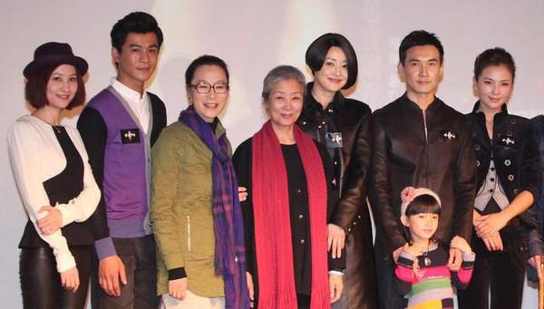 回顾吕中大器晚成的表演艺术家与丈夫恩爱一生儿女是她的骄傲