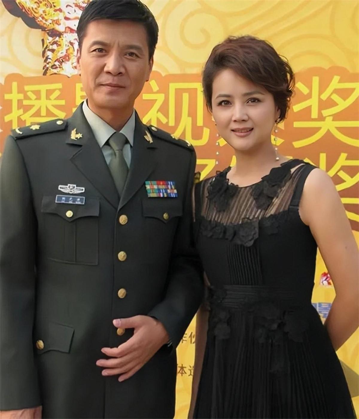回顾刘之冰与茹萍恩爱24年支持继女奚望离婚不让继女受委屈