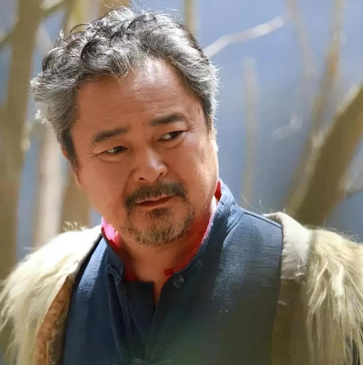 回顾潘冬子祝新运娶普通人张玲亚为妻转型做导演如今60岁了