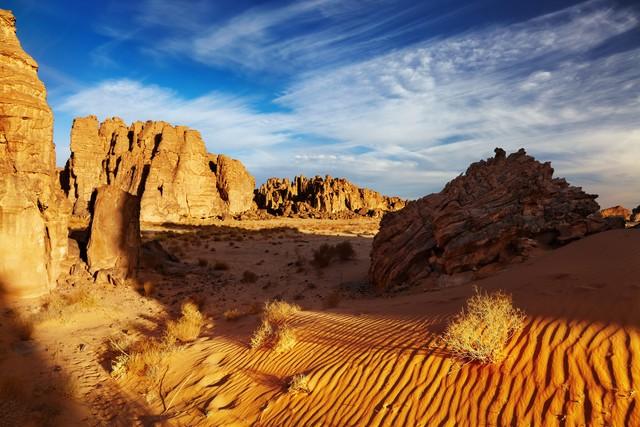 撒哈拉沙漠到底有多深?如果把沙子全部挖光,那底下还剩什么?