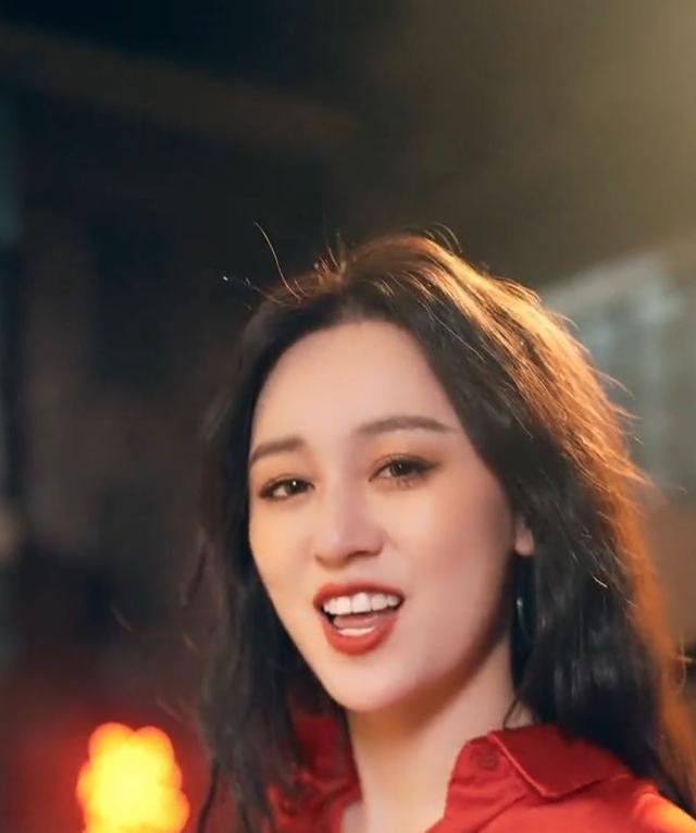 回顾网红歌手唐艺靠着抖音成为红人前婆婆称她是好儿媳