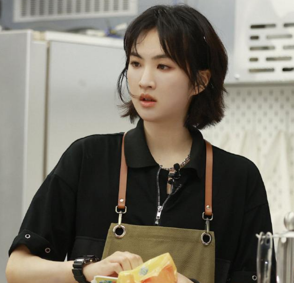 李雅凛试图自杀,陈楚生苏醒魏晨张杰早期写真,向佐中文水平12岁