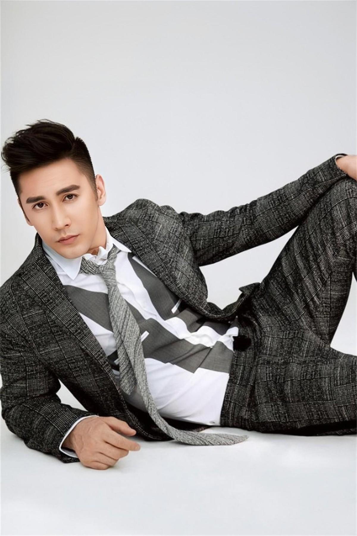 回顾张伦硕娶大12岁的钟丽缇做3个女儿的继父结婚8年恩爱如初