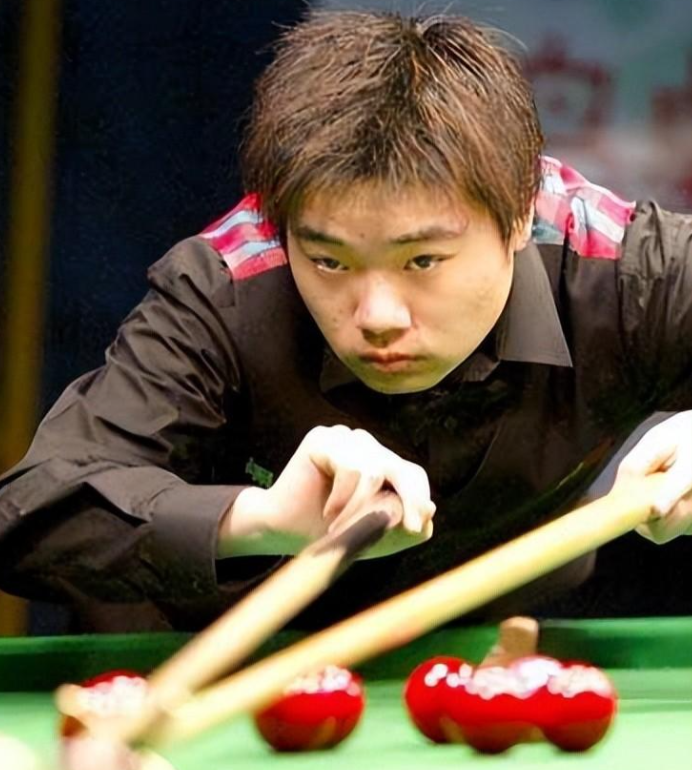 回顾台球天才丁俊晖母亲55岁因癌离世他娶大6岁女记者为妻